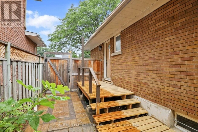Building Photo - 934 Smyth Rd