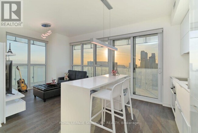 Photo du bâtiment - 15 Lower Jarvis St