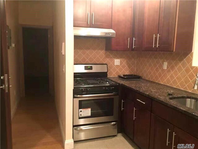 Foto principal - 102-54-102-45 45th Ave