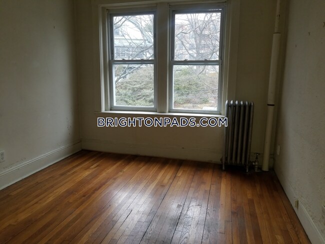 Building Photo - 15 Egremont Rd