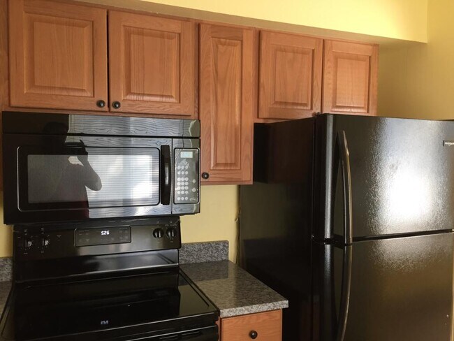 Building Photo - 173 Candlewood Dr