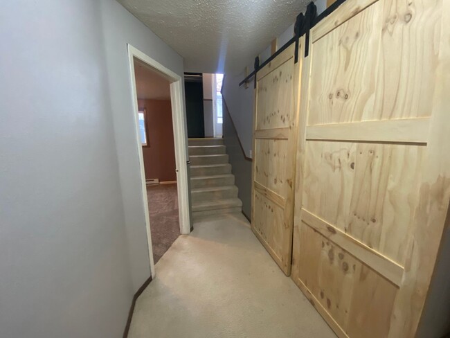 Foto del edificio - 3 Bedroom, 1 Bath Townhome in West Fargo!!