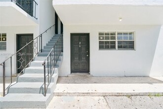 Building Photo - 219 NW 10th Ave