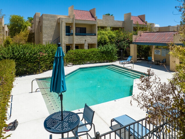 Building Photo - Unit Available in Tempe!