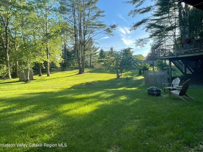 Foto del edificio - 10 Purdy Hollow Rd