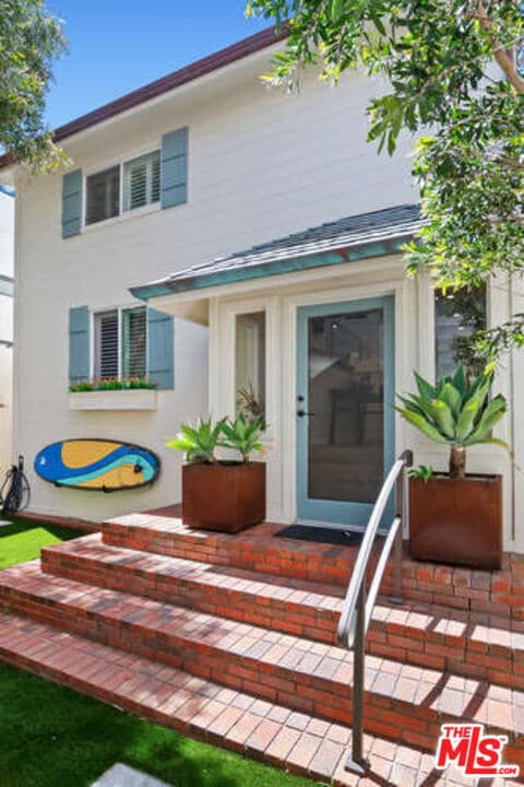 Foto del edificio - 107 Malibu Colony Rd