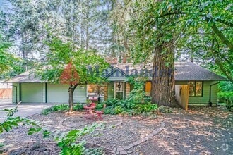 Building Photo - 6221 SW Nokomis Ct