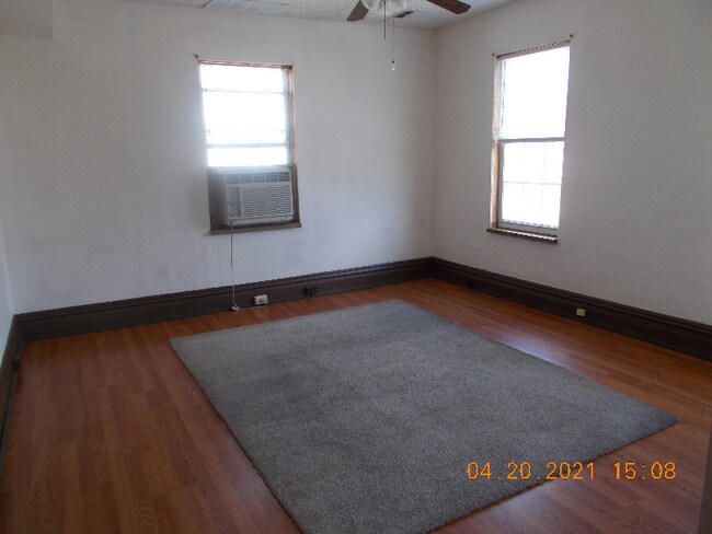 Foto del edificio - 319 4th St