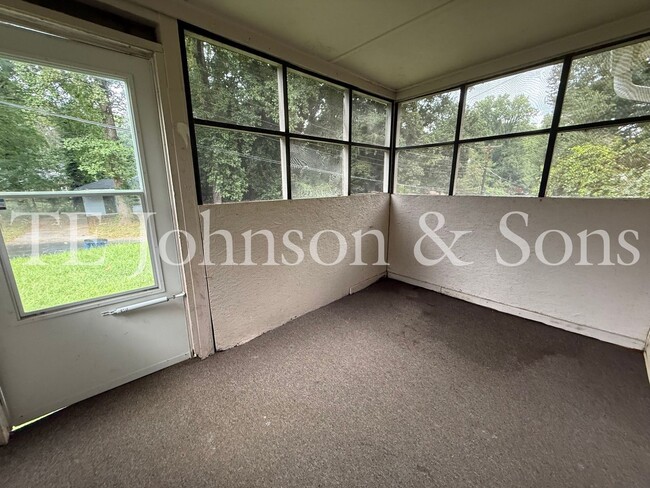 Building Photo - A Great Home Is Waiting For You!