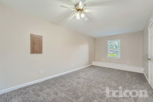 Foto del edificio - 4 Stonehenge Ct