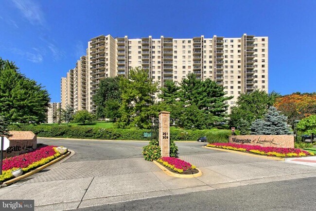 Foto del edificio - 205 Yoakum Pkwy