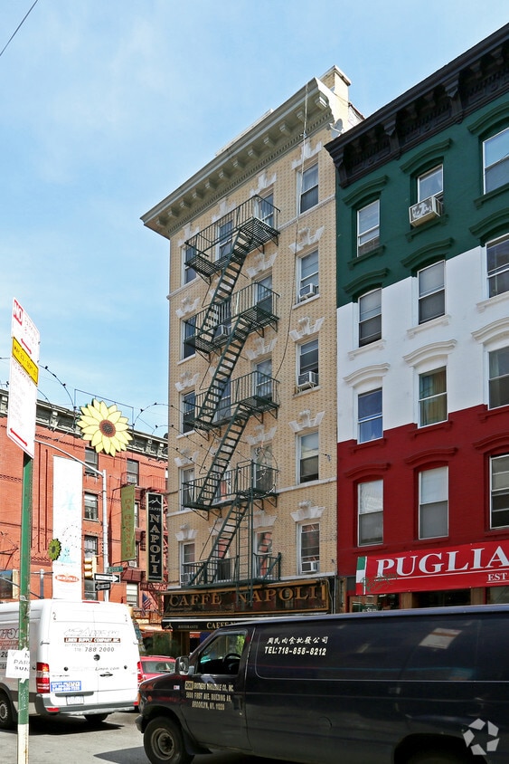 Building Photo - 130 Mulberry St