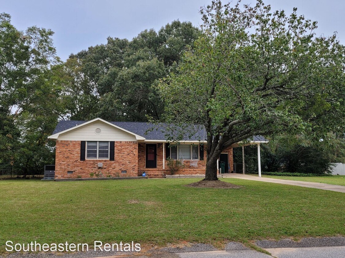 3 br, 2 bath House 2869 Candlewood lane House Rental in Dalzell, SC