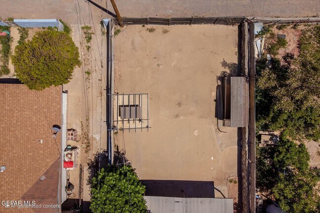 Foto del edificio - 3611 Yandell Dr