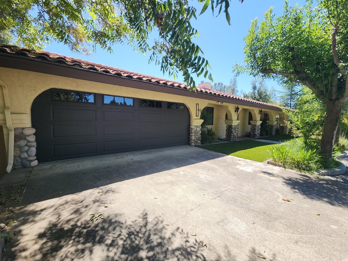 Primary Photo - 22425 Brent Rd