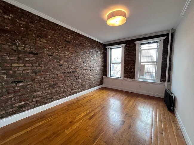 Building Photo - 190 S 8th St