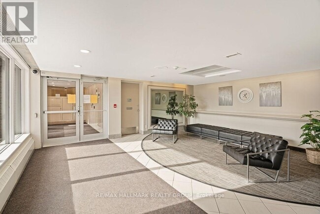 Building Photo - 915 Elmsmere Rd