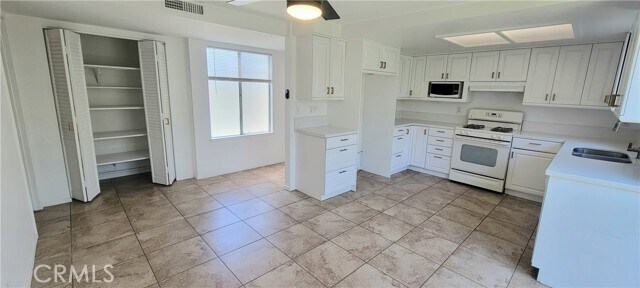 Foto del edificio - 1577 Wintergreen Pl