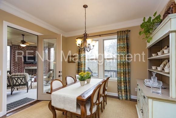 Foto del edificio - 1177 Pin Oak Cir