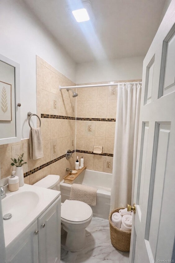 Building Photo - 101-19 78th St