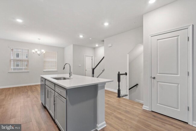 Foto del edificio - 8706 Tavern St