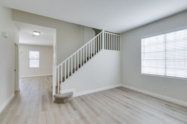 Foto del edificio - Fully remodeled 4 Bedroom, 3-bathroom NW h...