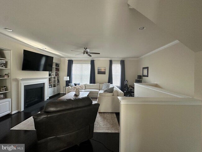 Foto del edificio - 6644 Bartrams Forest Ln