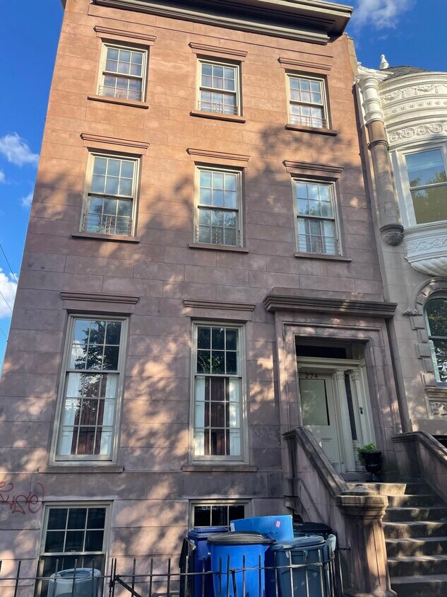 Primary Photo - 274 Barrow St