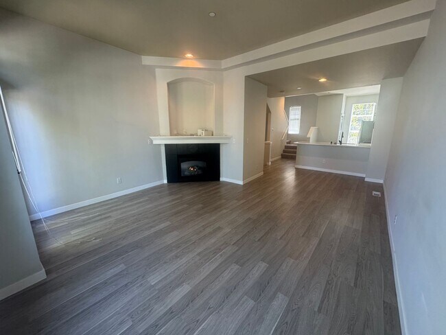 Foto del edificio - Spacious is Aqua Highlands one bedroom plu...