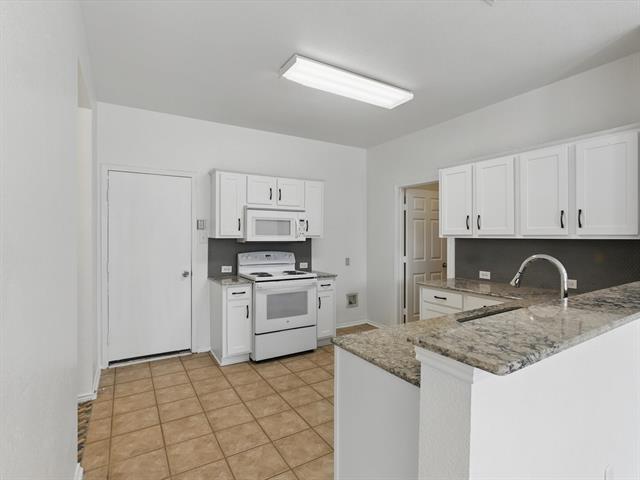 Building Photo - 8532 Cactus Flower Dr