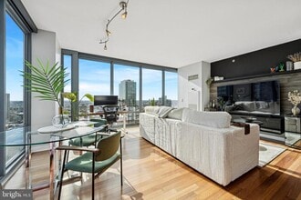 Building Photo - 2101 Market St