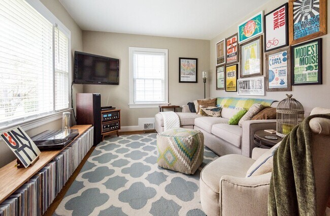 Foto del edificio - 4712 Fitzhugh Ave