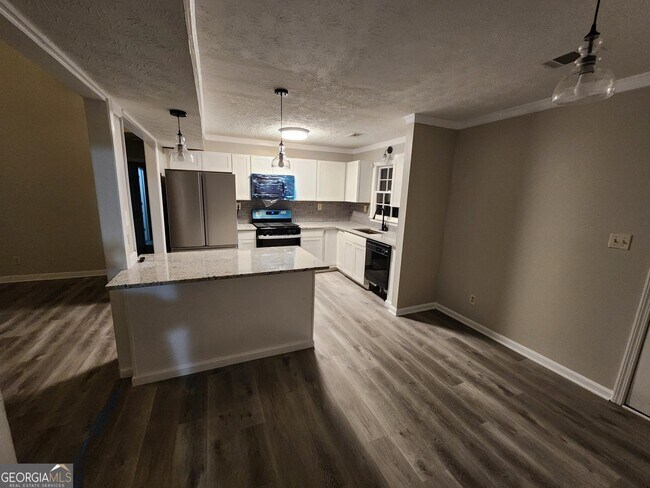 Building Photo - 4706 Jaybird Ln SW