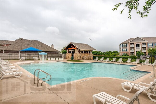 Foto del edificio - 10117 Sourwood Dr