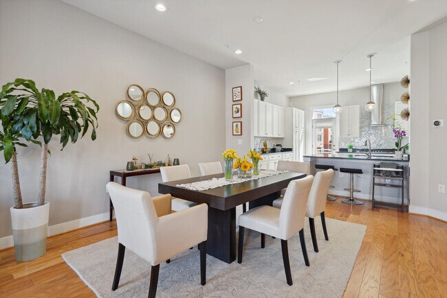 Foto del edificio - 705 E Howell Ave