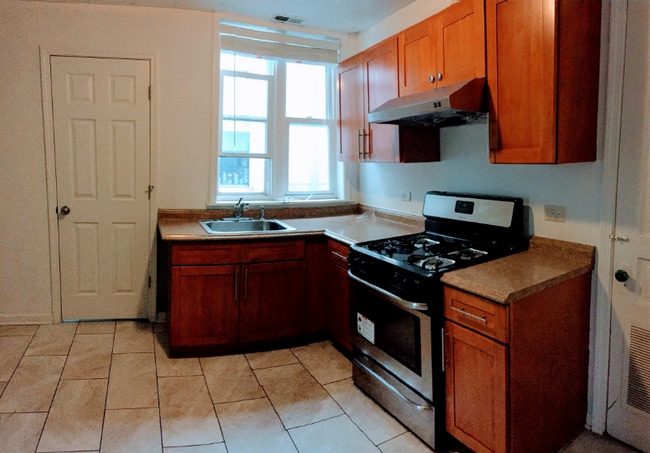 Building Photo - 254 W 31st St