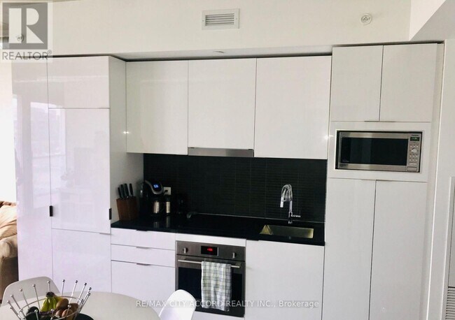 Photo du bâtiment - 170 Bayview Ave