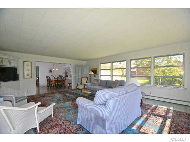 Building Photo - 350 Robinson Ln