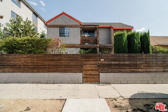 Building Photo - 246 N Coronado St
