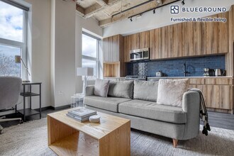 Building Photo - 150 N Ashland Ave