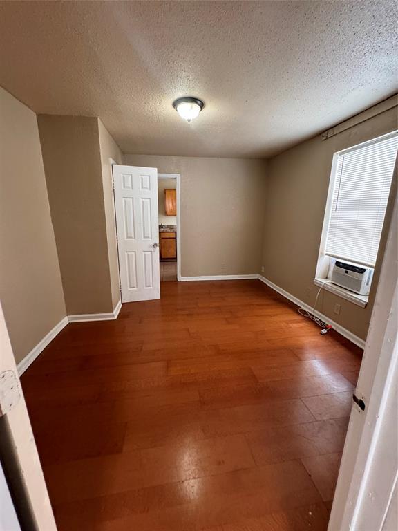 5006 Avenue M Unit 1, Galveston, TX 77551 Room for Rent in Galveston