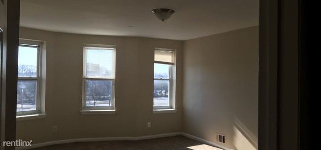 Foto del edificio - 5 br, 2.5 bath House - 716 Lennox St