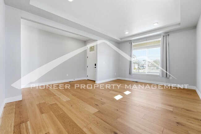 Building Photo - Stunning Home with Central AC and 2-Car Garage