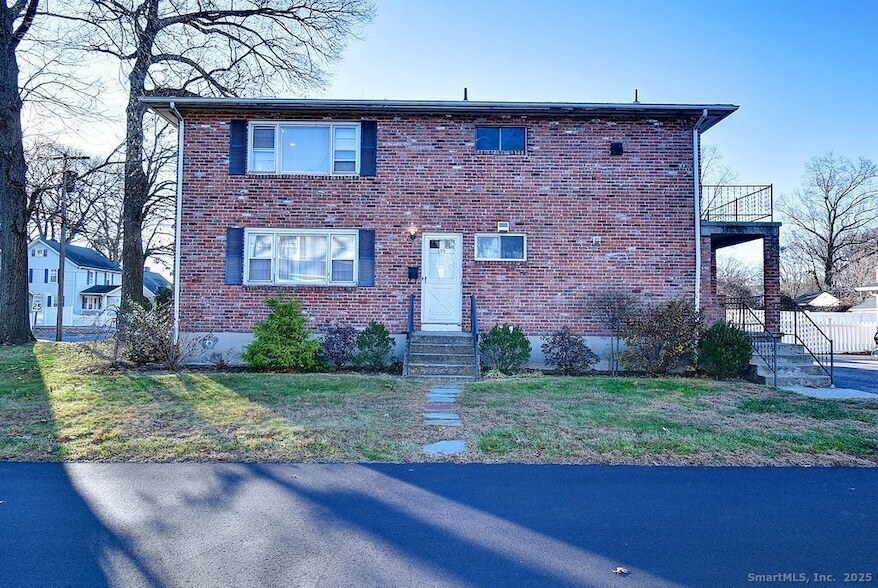 Foto principal - 139 Phyllis Dr