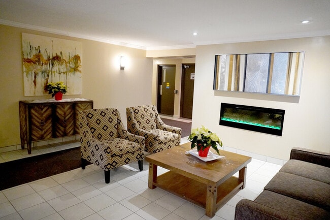 Building Photo - Royal Oak Towers