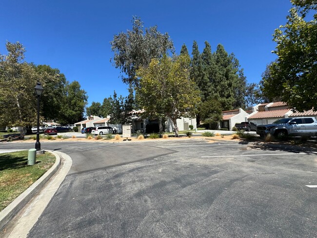 Foto del edificio - 2 Bedroom 1 Story Town Home