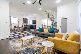 Building Photo - 1205 Summer St