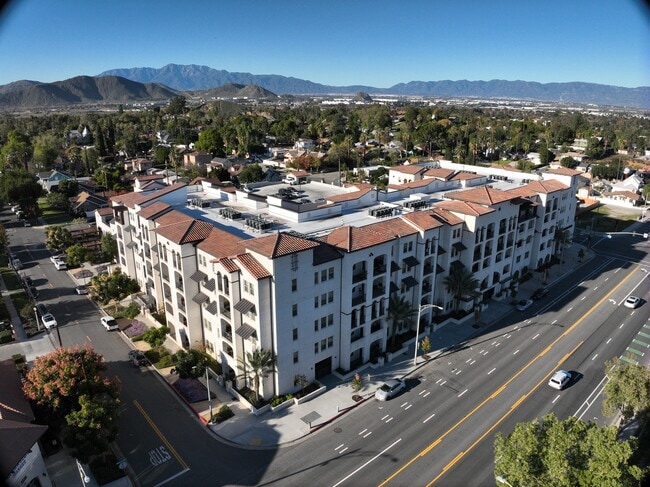 3D Exterior - Centerpointe at Market