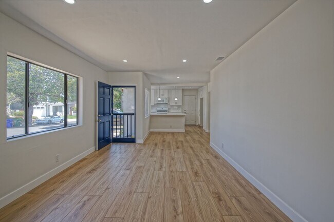 Building Photo - BEAUTIFULLY REMODELED, BRIGHT & AIRY LIBER...