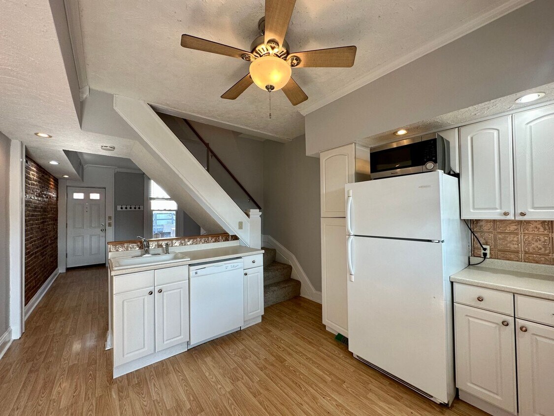 Foto principal - Charming 2Bed/1Bath near Patterson Park